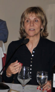 Maria Rosa Buxarrais presentando