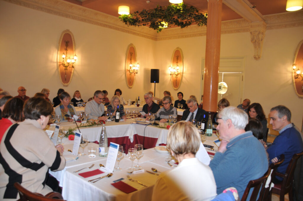 Cena Hora Europea 259